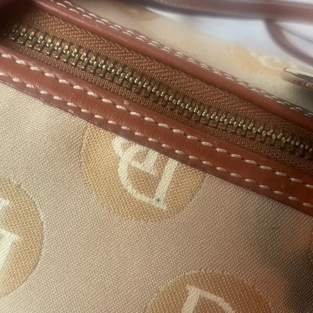 Vintage Dooney & Bourke Barrel Bag - Picture 8 of 11